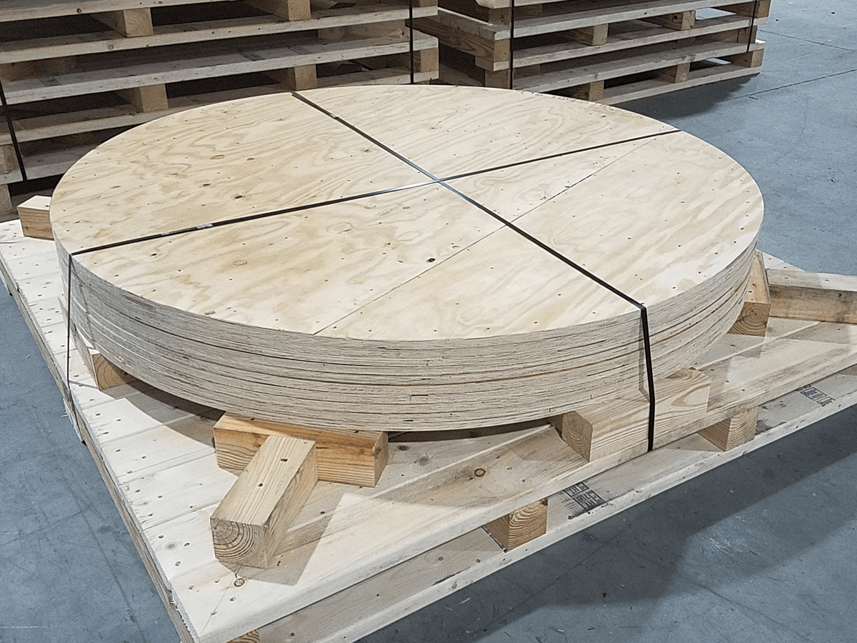 Heavy-duty-shipping-skids-with-wood-disks